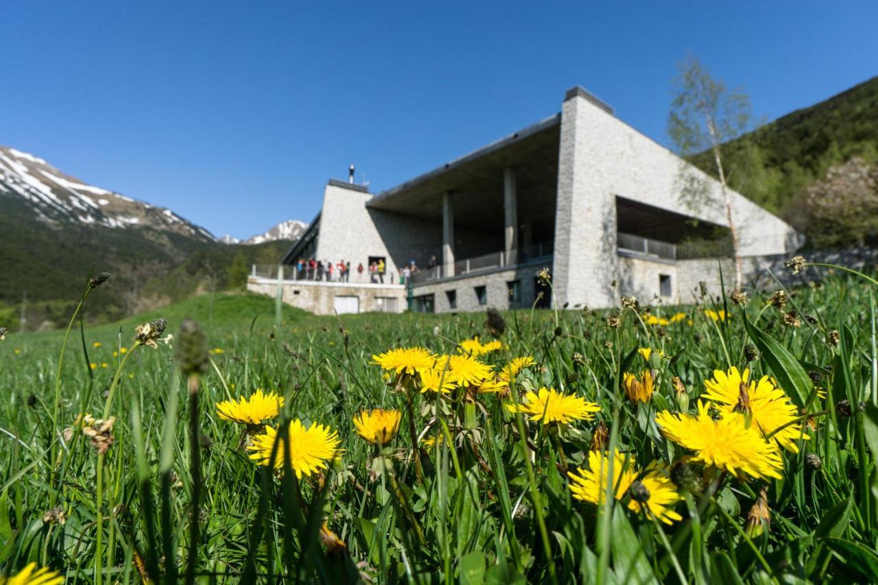 Monnatura Pirineus Son Del Pi Exterior photo